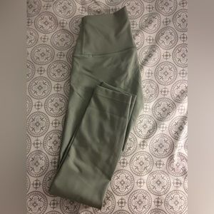 LULULEMON WUNDER TRAIN HR 25”